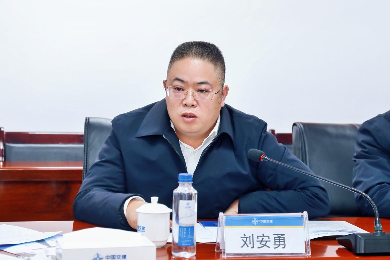 11568889238835632047